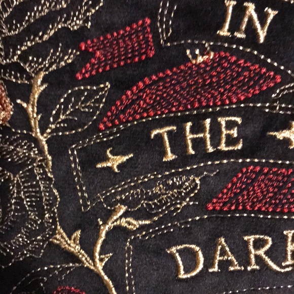 NWT Velvet Table Runner - Picture 8 of 10